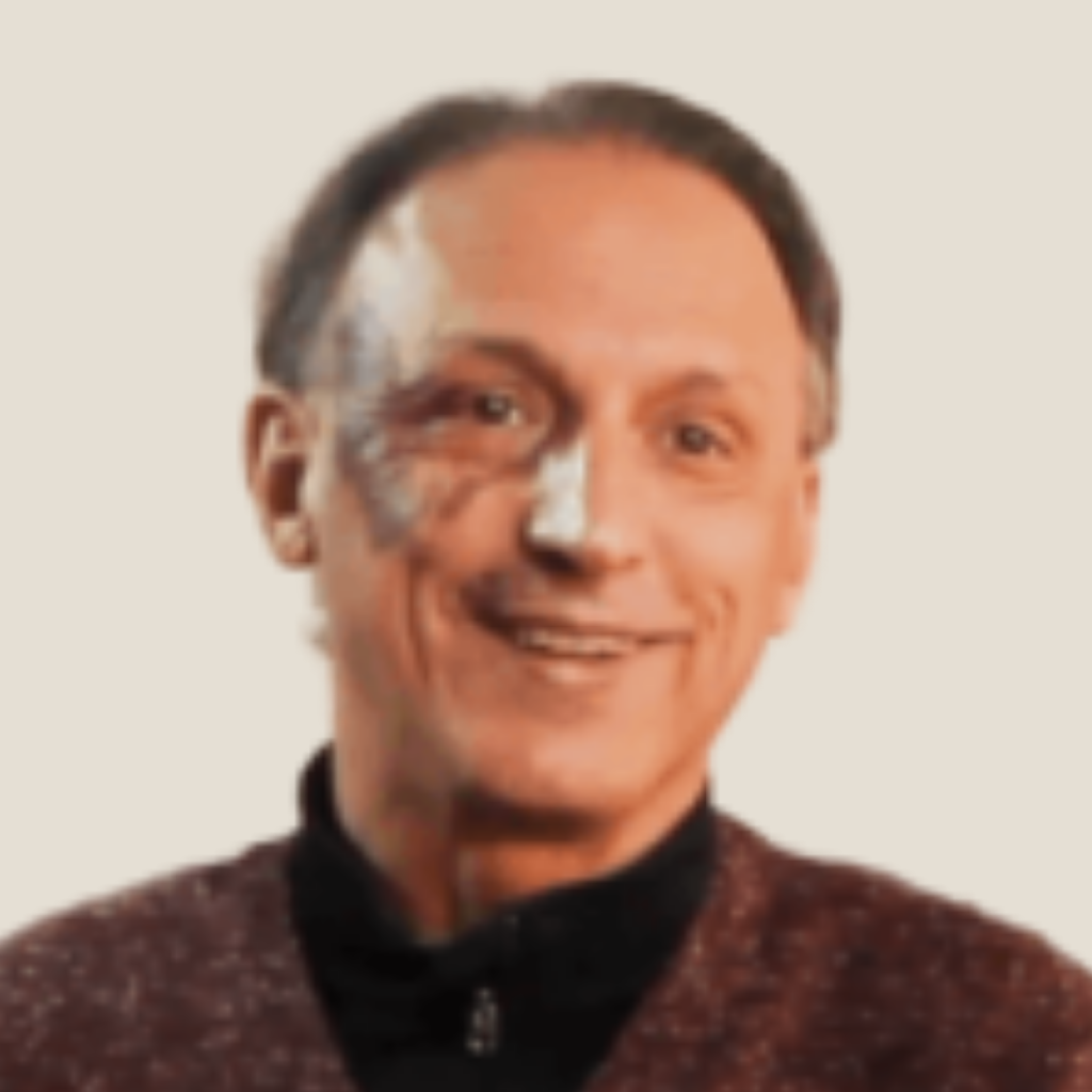 Homem com sorriso simpático